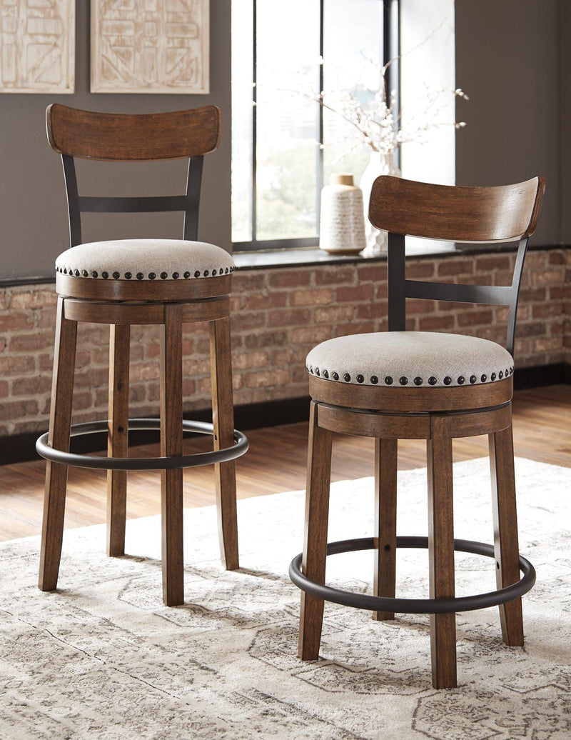 Valebeck Bar Height Bar Stool (1/CN)
