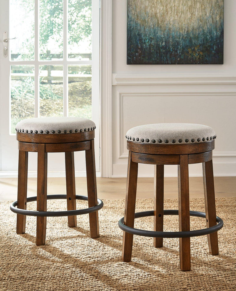 Valebeck Counter Height Stool (1/CN)