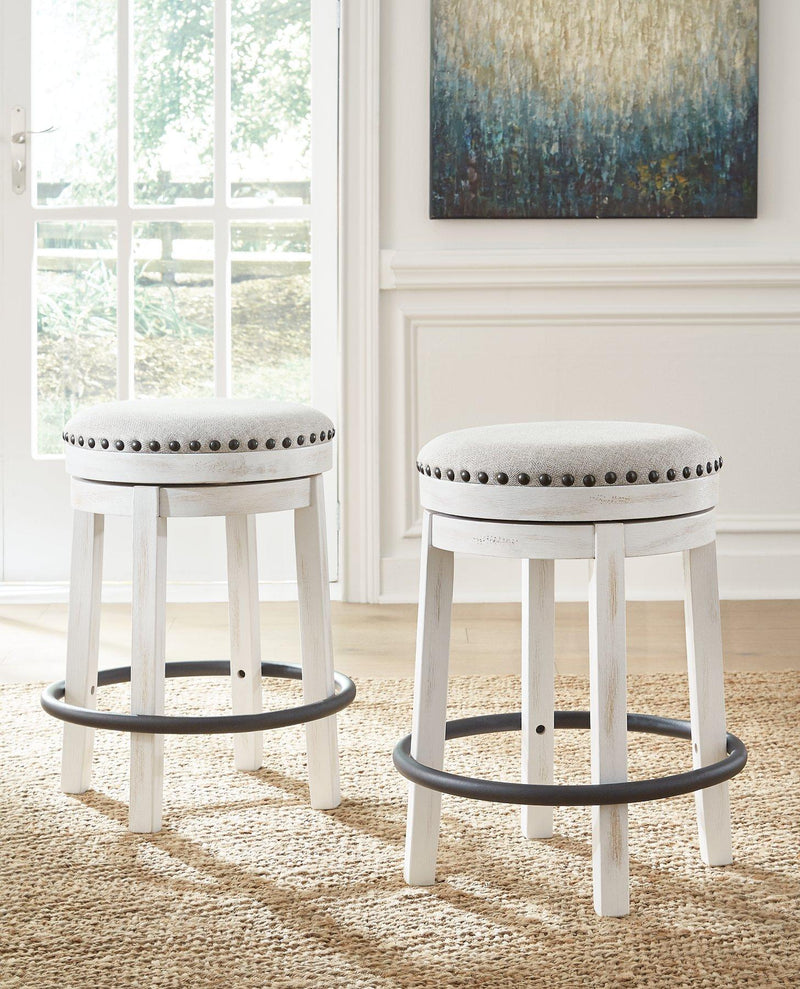 Valebeck Counter Height Stool (1/CN)